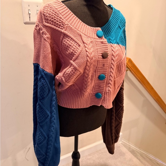 Colorblock Cable Knit Sweater - Picture 4 of 4